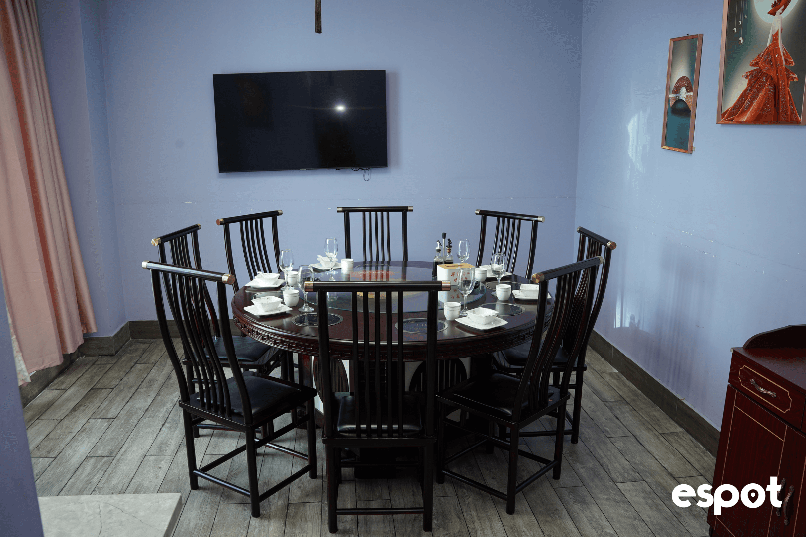 COSMOS Salón Privado Junior 2